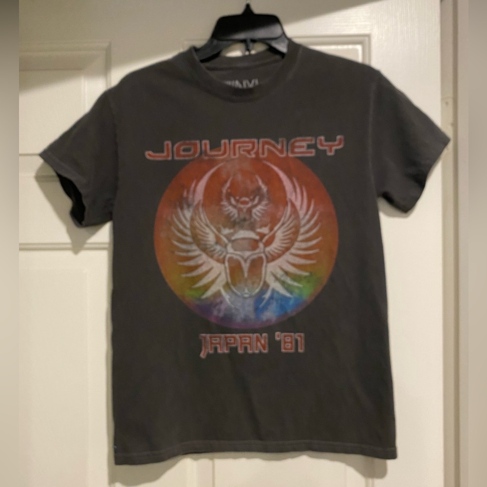 The Vinyl Icons Journey t shirt XS